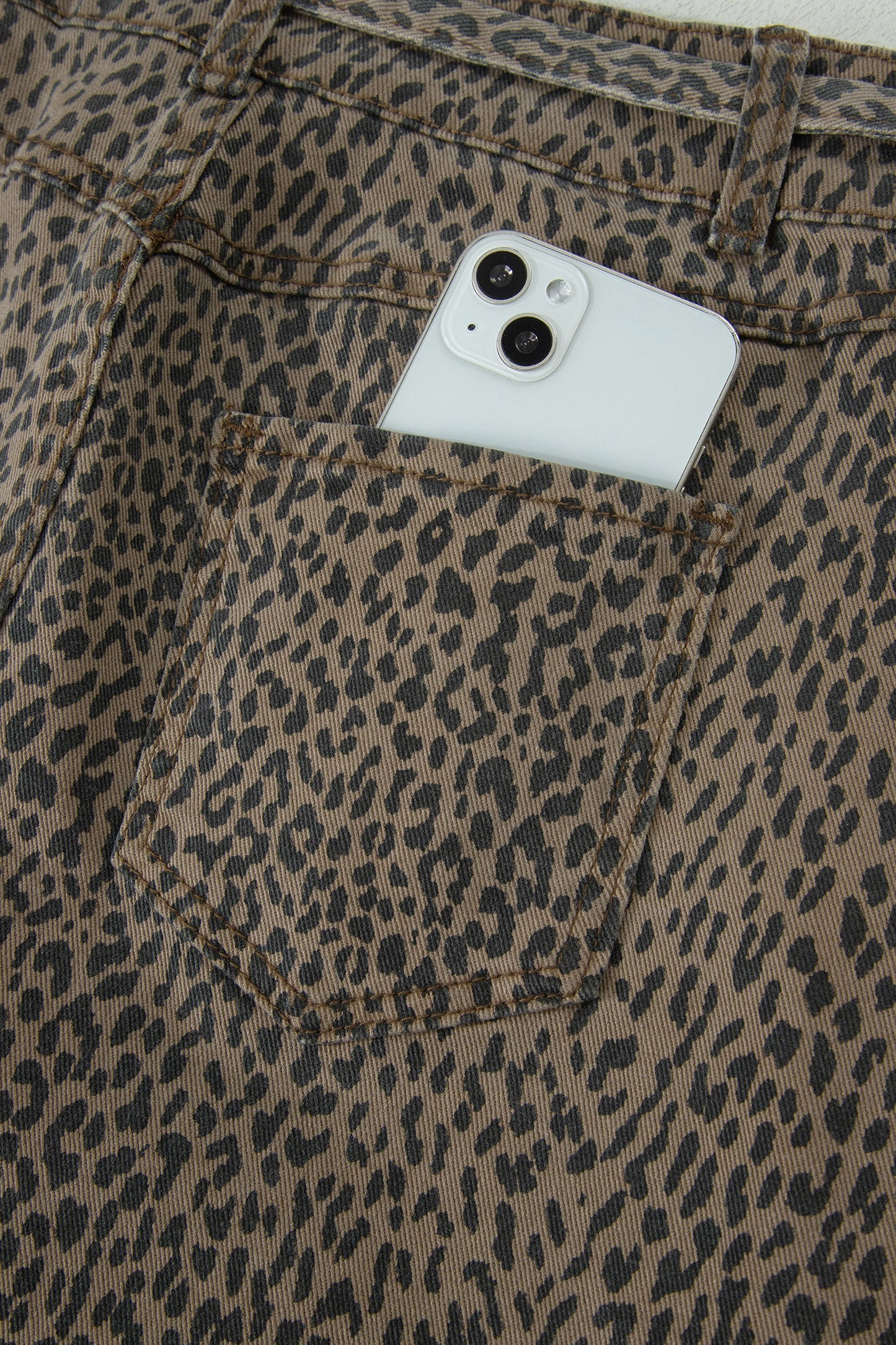 Leo Love - Pre Order