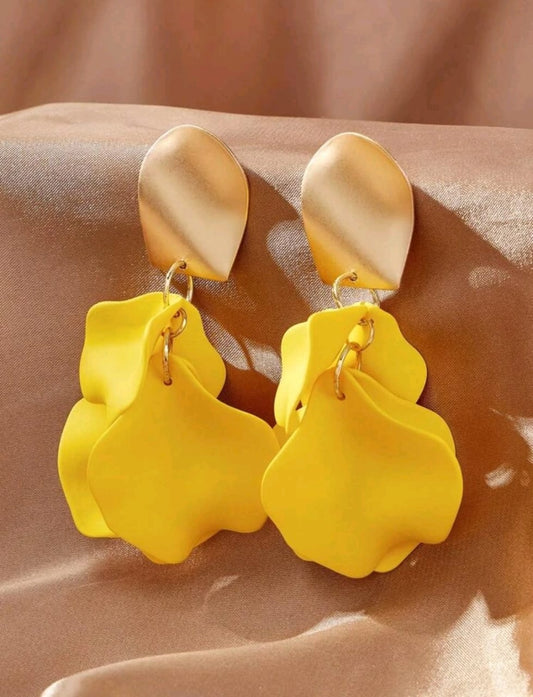 Amari Earrings - Yellow